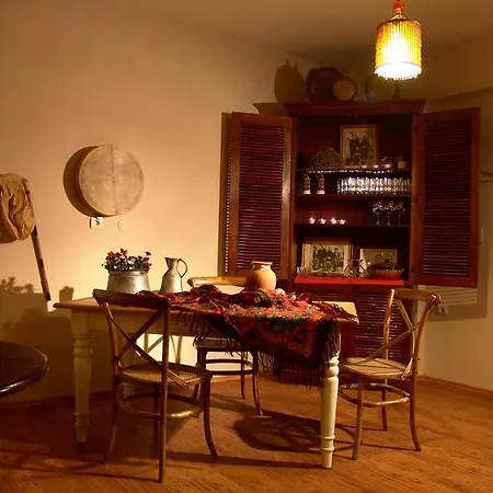 Aloni Toy Kir Thanasi & 3* Volakas