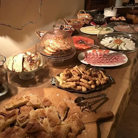 Aloni Toy Kir Thanasi & 3*